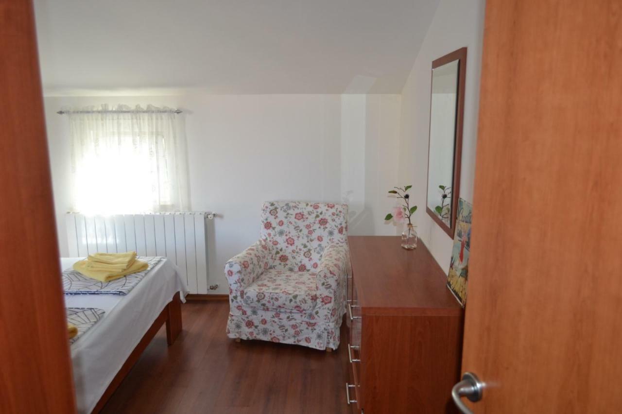 Apartment Din Banjole Bagian luar foto